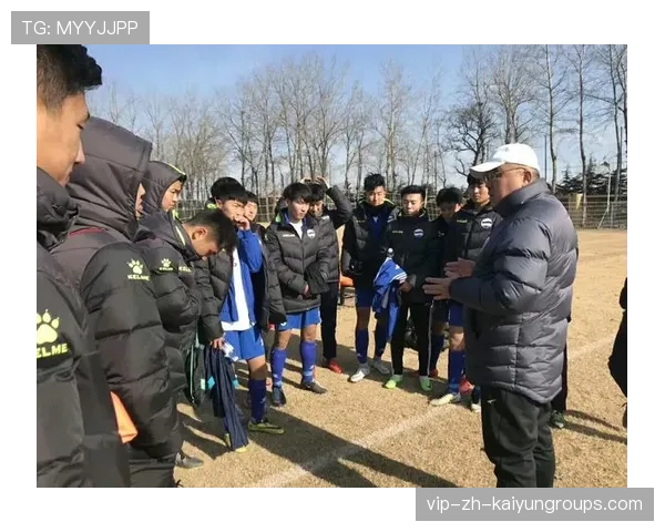 冠军球队举办球员家庭日活动增强团队凝聚力，家庭足球队